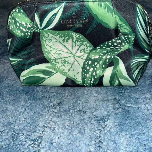 Kate Spade Black and Green Leaf Pattern Pouch - Picture 1 of 2